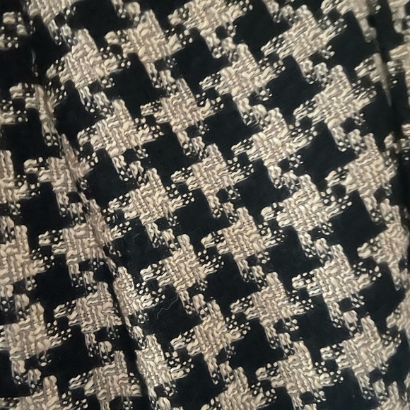 Mini skirt with belt. - Picture 2 of 4